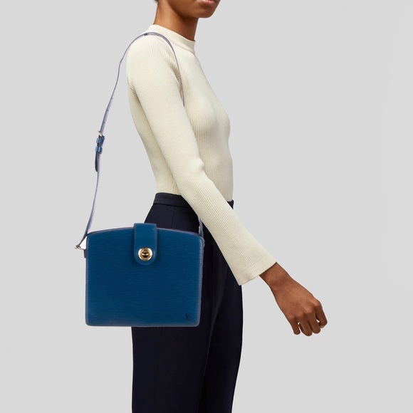 Louis Vuitton Epi Capucines Handbag - Picture 2 of 12